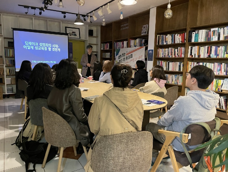 제주대 탐라문화연구원, ‘찾아가는 쿰다 아카데미 : 세대와 지역을 잇는 인문학’ 강좌 성료